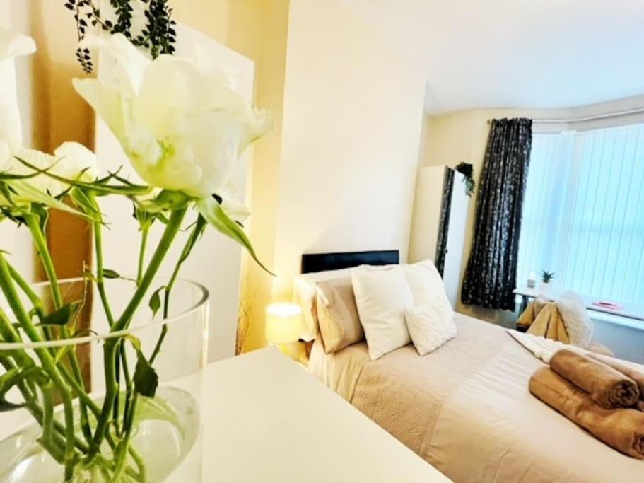 5 Bedroom, Sleeps 9 - Base To Explore Liverpool And Beyond Ngoại thất bức ảnh