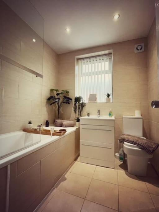 5 Bedroom, Sleeps 9 - Base To Explore Liverpool And Beyond Ngoại thất bức ảnh