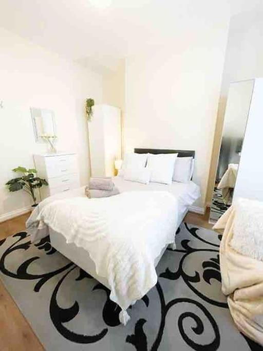 5 Bedroom, Sleeps 9 - Base To Explore Liverpool And Beyond Ngoại thất bức ảnh