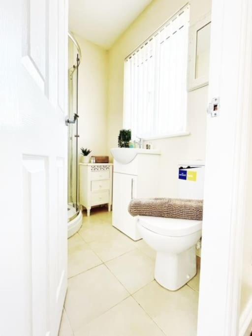 5 Bedroom, Sleeps 9 - Base To Explore Liverpool And Beyond Ngoại thất bức ảnh