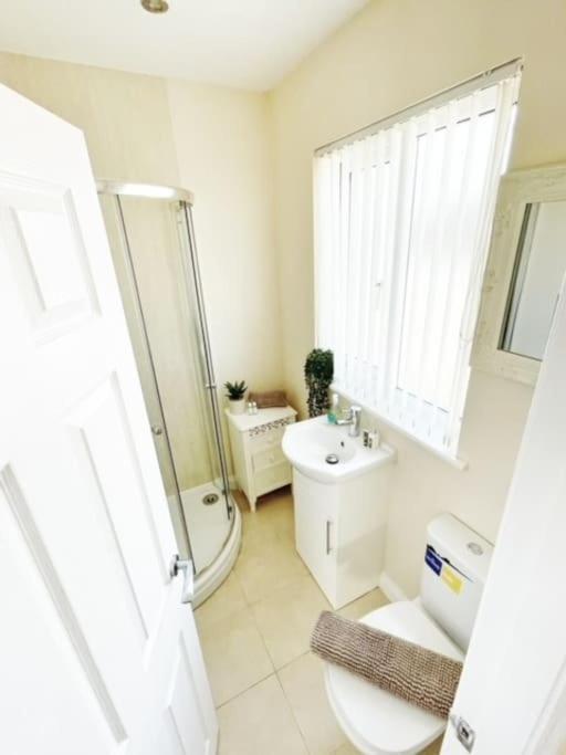 5 Bedroom, Sleeps 9 - Base To Explore Liverpool And Beyond Ngoại thất bức ảnh