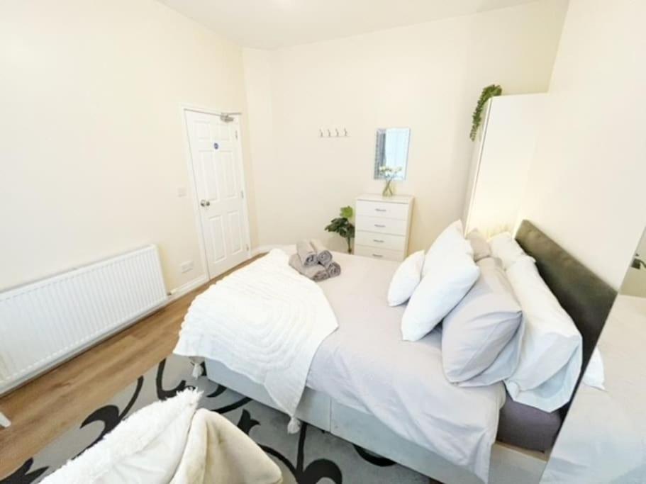 5 Bedroom, Sleeps 9 - Base To Explore Liverpool And Beyond Ngoại thất bức ảnh