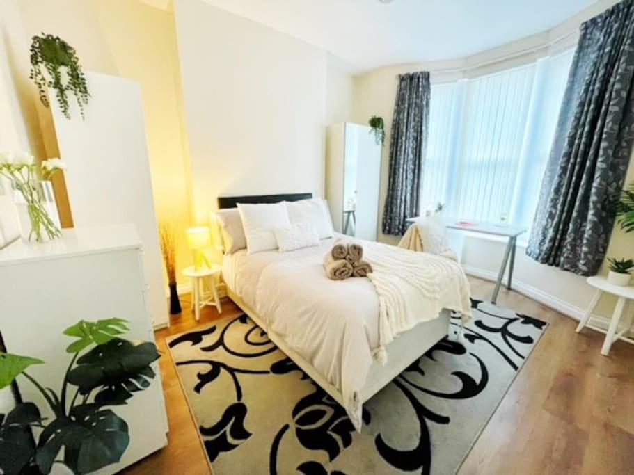 5 Bedroom, Sleeps 9 - Base To Explore Liverpool And Beyond Ngoại thất bức ảnh